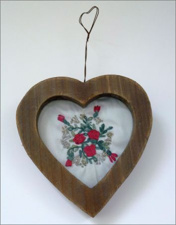 Coeur : Broderie aux rubans