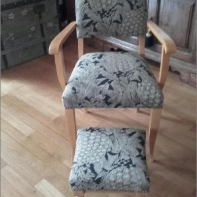Fauteuil et repose pied